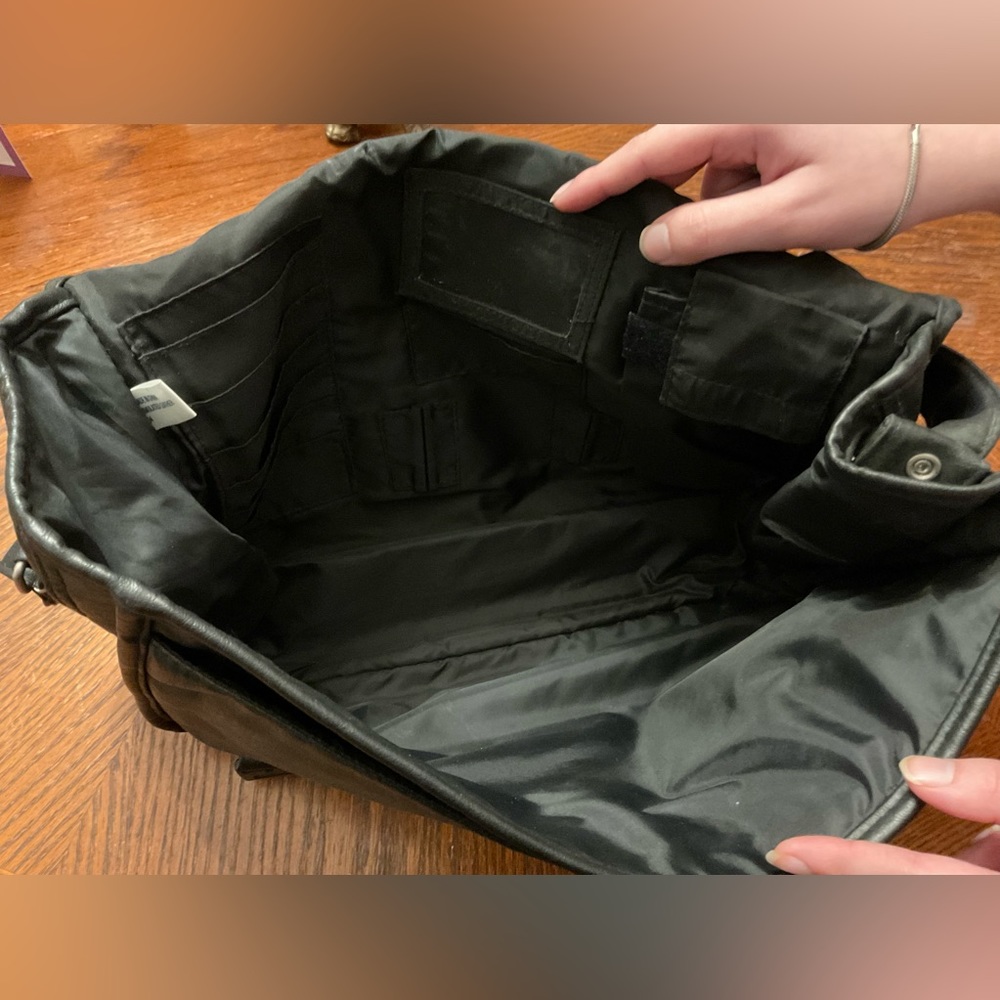 Multi Pocket Durable Vegan Faux Leather Silver Hardware Active Cary Bag! - Picture 14 of 16